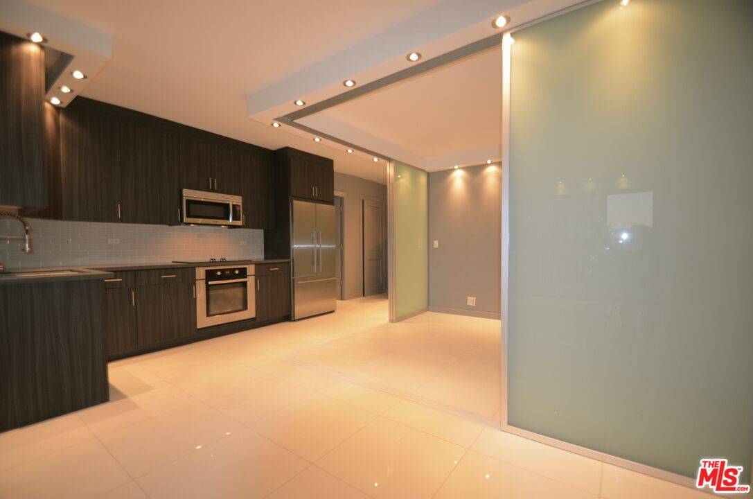 999  N DOHENY DR Sunset Strip La