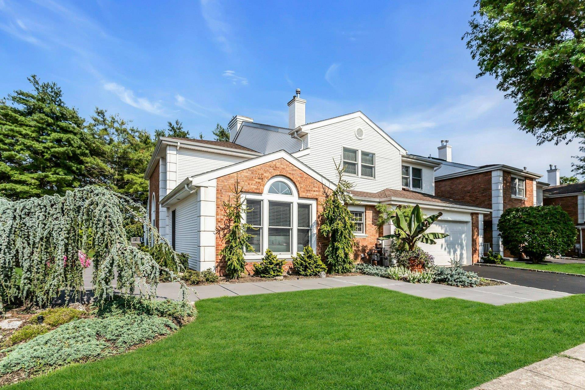 It's available ! A Turnberry Townhome with a primary on the main !