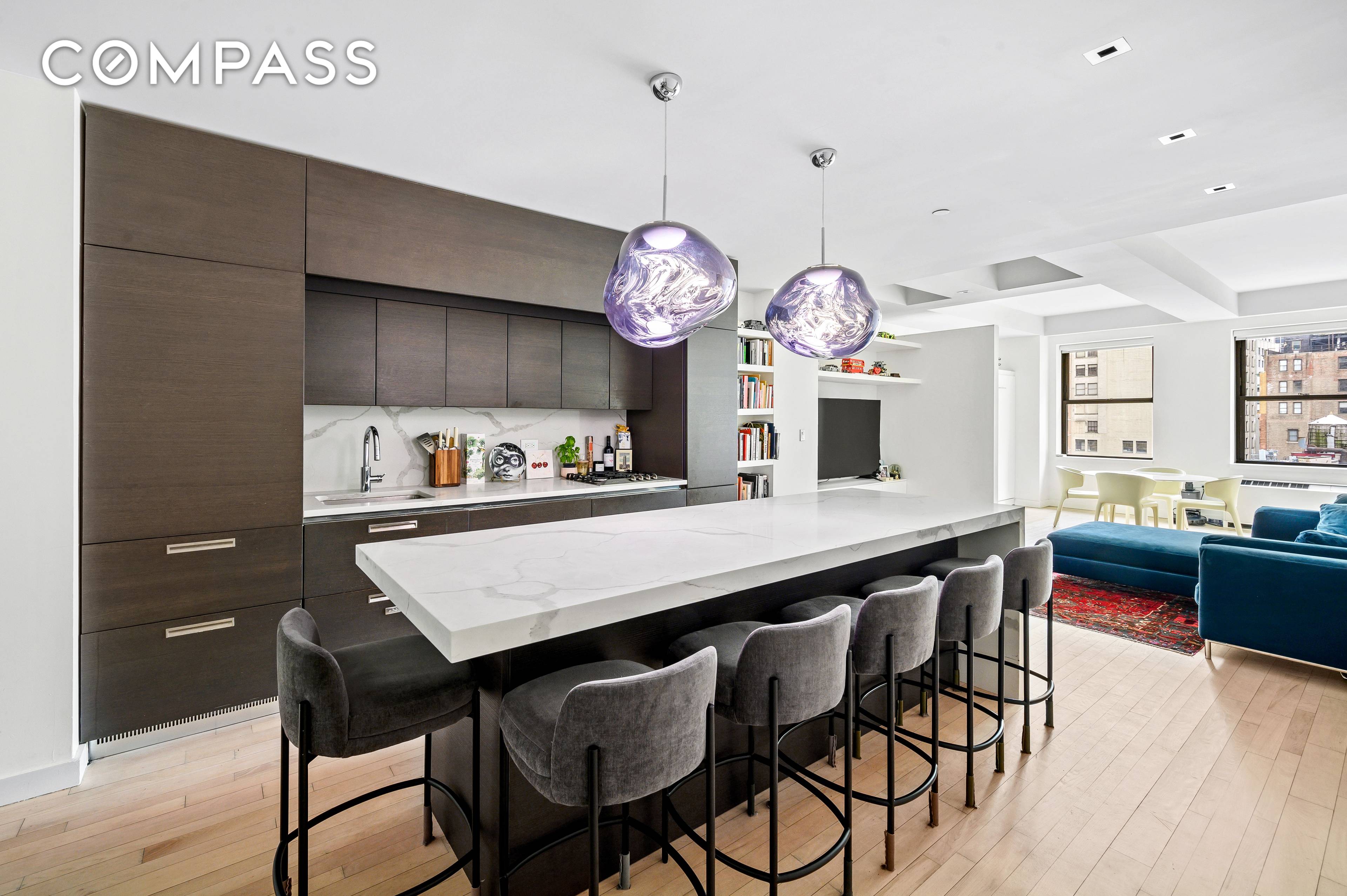 Welcome to luxury living at its finest in this stunning Armani Casa designed, 1005 ft2 residence at 20 Pine Street.