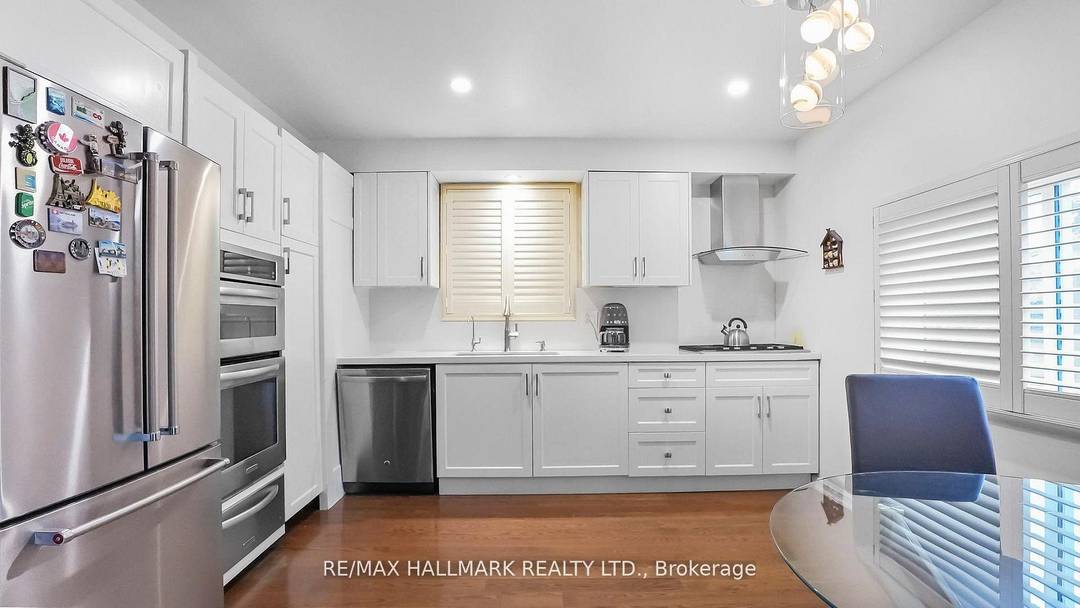 Beautifully Maintained amp ; Recently Renovated 4 Bedroom, 5 Level Side Split in Aurora.