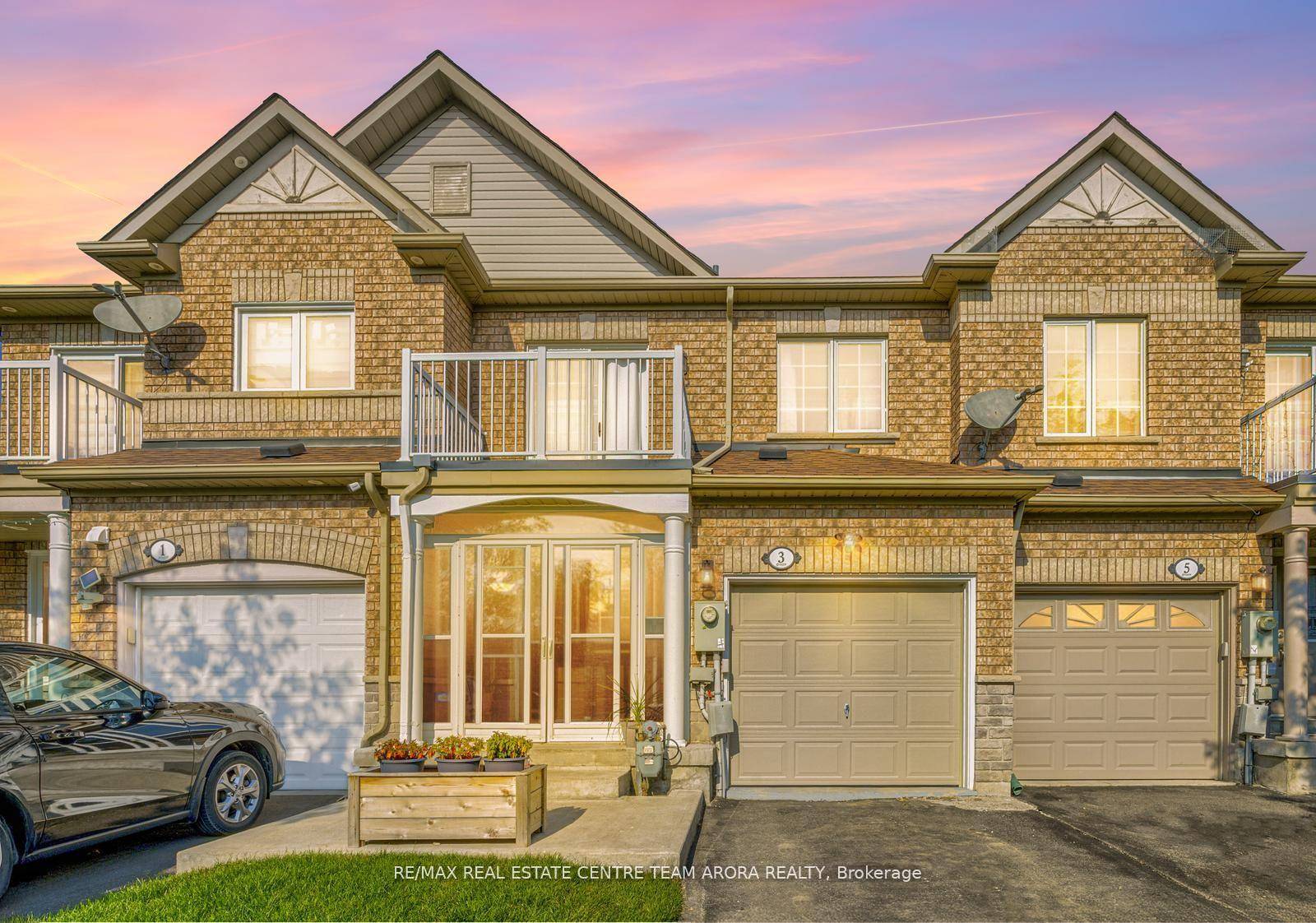 Best Location ! Magnificent 3 Bed, 2 Full 2 Half Bath Freehold Townhouse Backing Onto Park amp ; School In One Of Bramptons Most Sought After Areas.