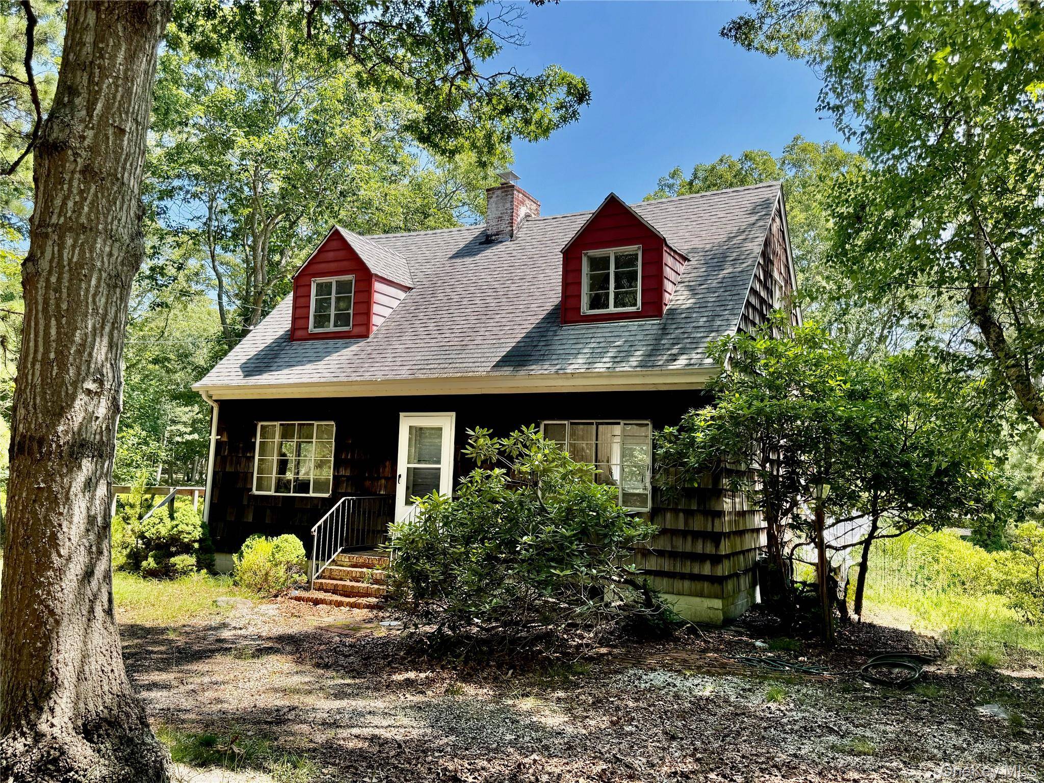 Cute as a button 3 bedroom, 1.