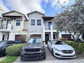 Stunning Townhouse for sale in the gated community of Doral Cay !