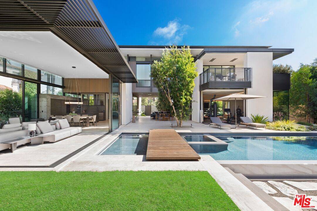 1115 Georgina Ave 5BR Pacific Palisades La