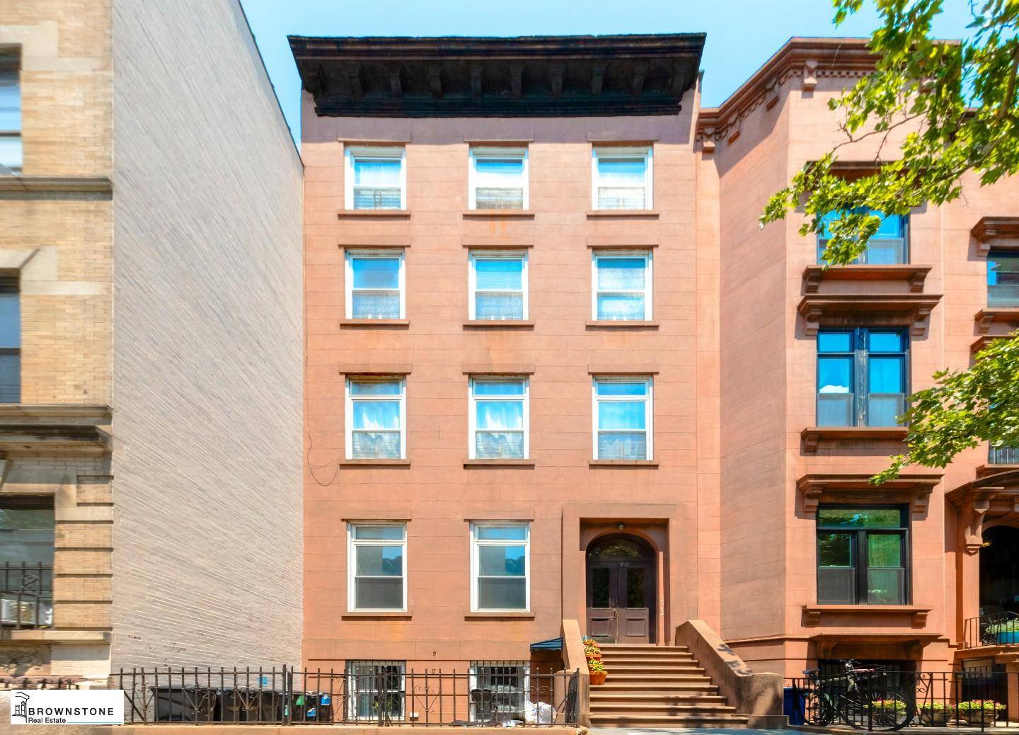 271 Union Street is a brownstone townhouse with an undeniable presence.