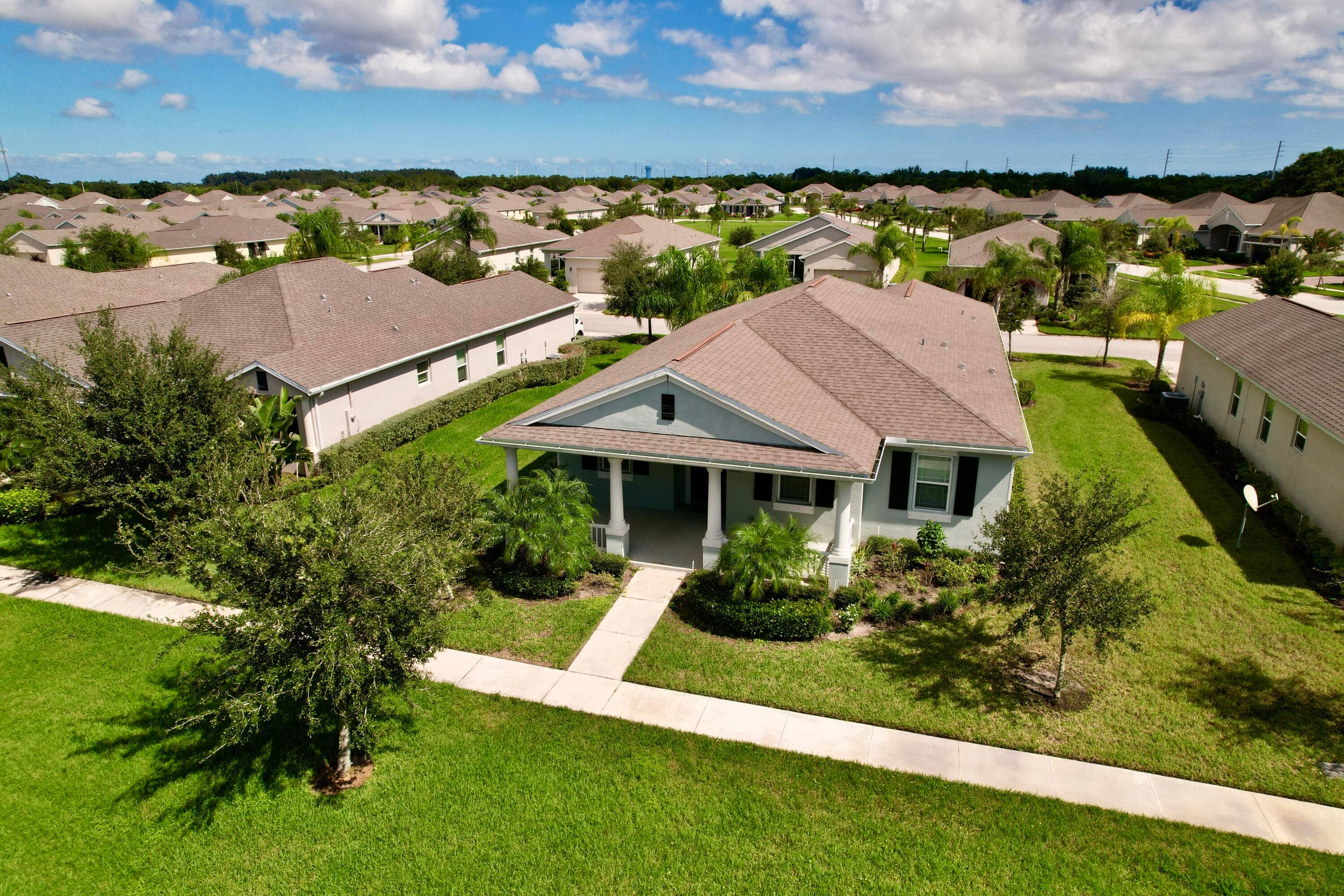 Welcome to this beautifully maintained 4 bedroom home in highly desirable Pointe West !