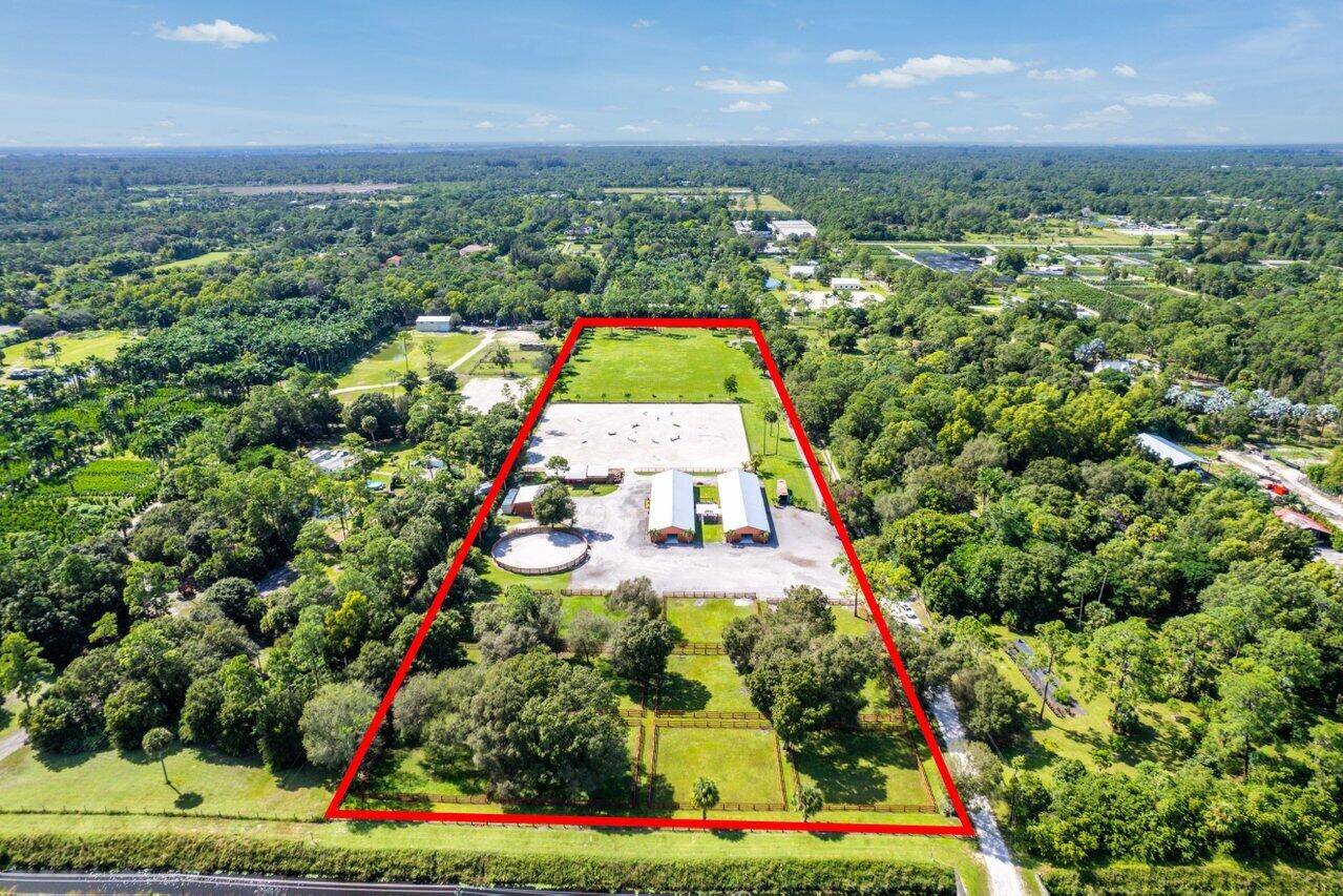 This is it ! Private oasis with limitless opportunities for the serious equestrian !