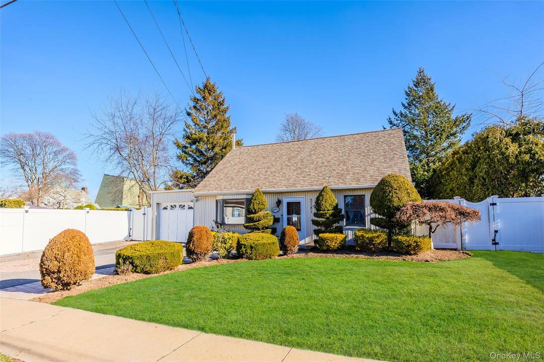 Rare opportunity to own a fabulous Cape Cod in highly sought after Seaford This community offers a perfect blend of modern convenience and tranquil living This charming home sits on ...