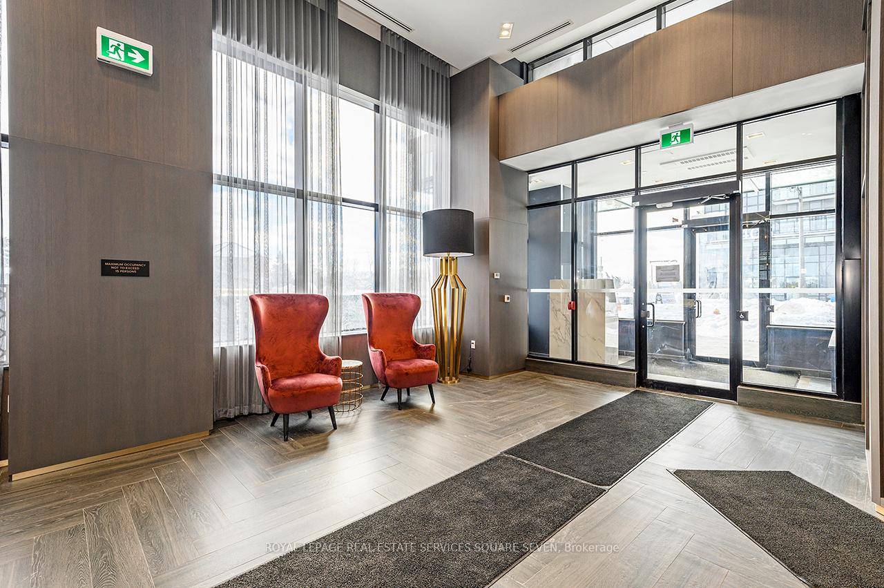A chic lifestyle awaits at the Distrikt Trailside, one of Oakville's newest luxury condominium complexes.