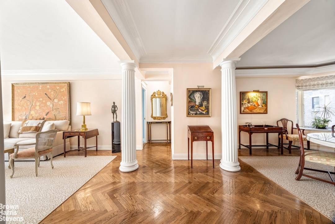 Beautifully located just Off Fifth Avenue across from the legendary Frick Collection, 3 E 71st Street is among the most distinguished and elegant buildings on the Upper East Side.