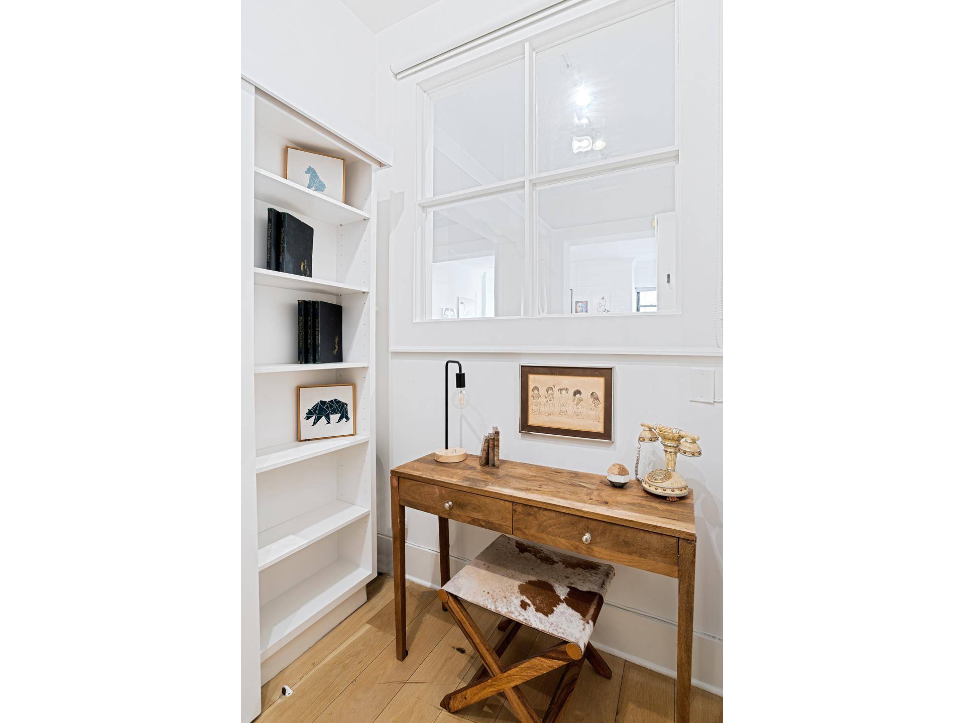 Residence 6F at 529 West 42nd Street is an oversized, meticulously renovated 1 bed 1 bath loft that resides in the heart of Hell''s Kitchen.