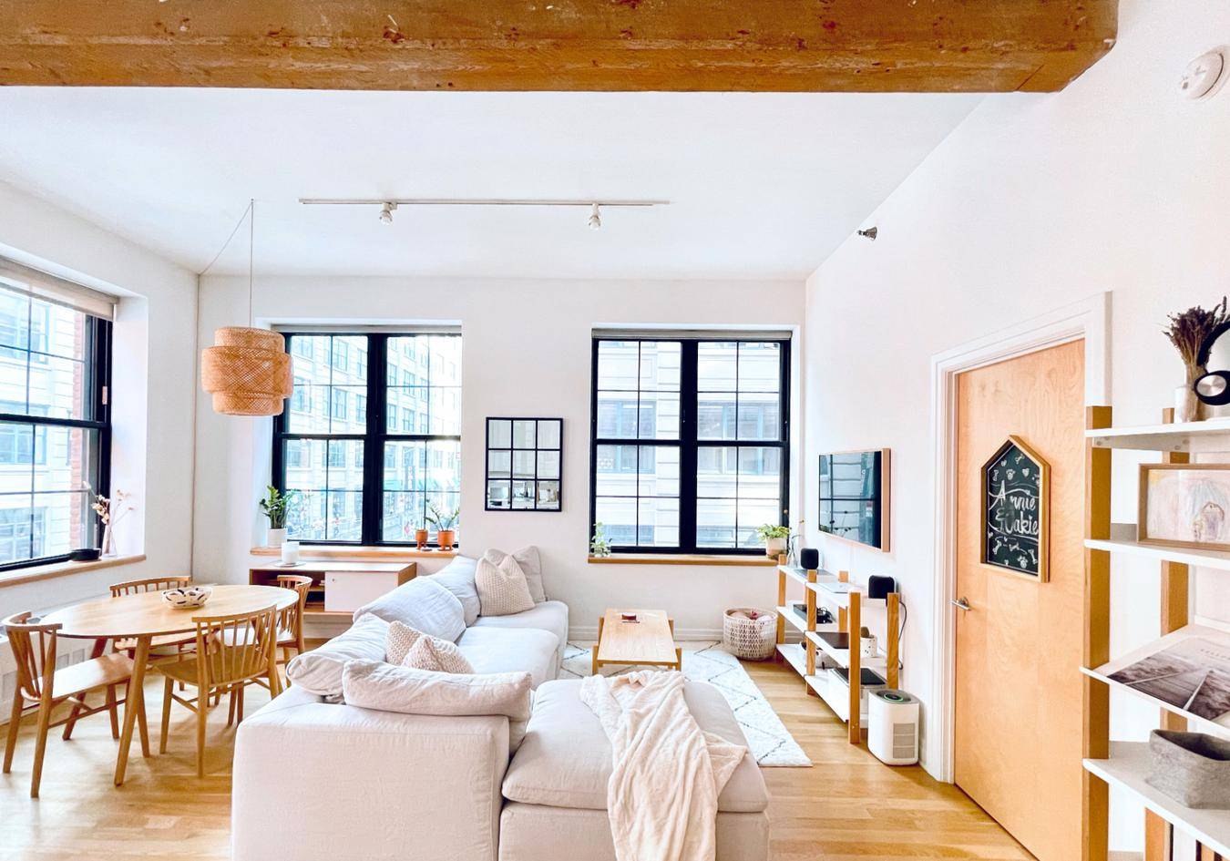 New to market Sunny and spacious corner 2 bedroom 2 bathroom apartment with exposed beams and a wide open living space, washer and dryer in unit, soaring ceilings, and Pullman ...