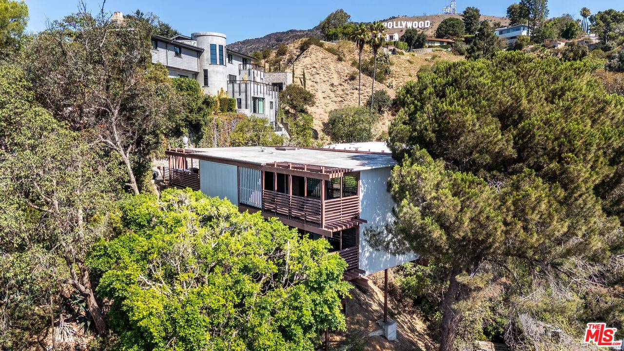 6178   Rodgerton Dr 2BR Hollywood Hills East La