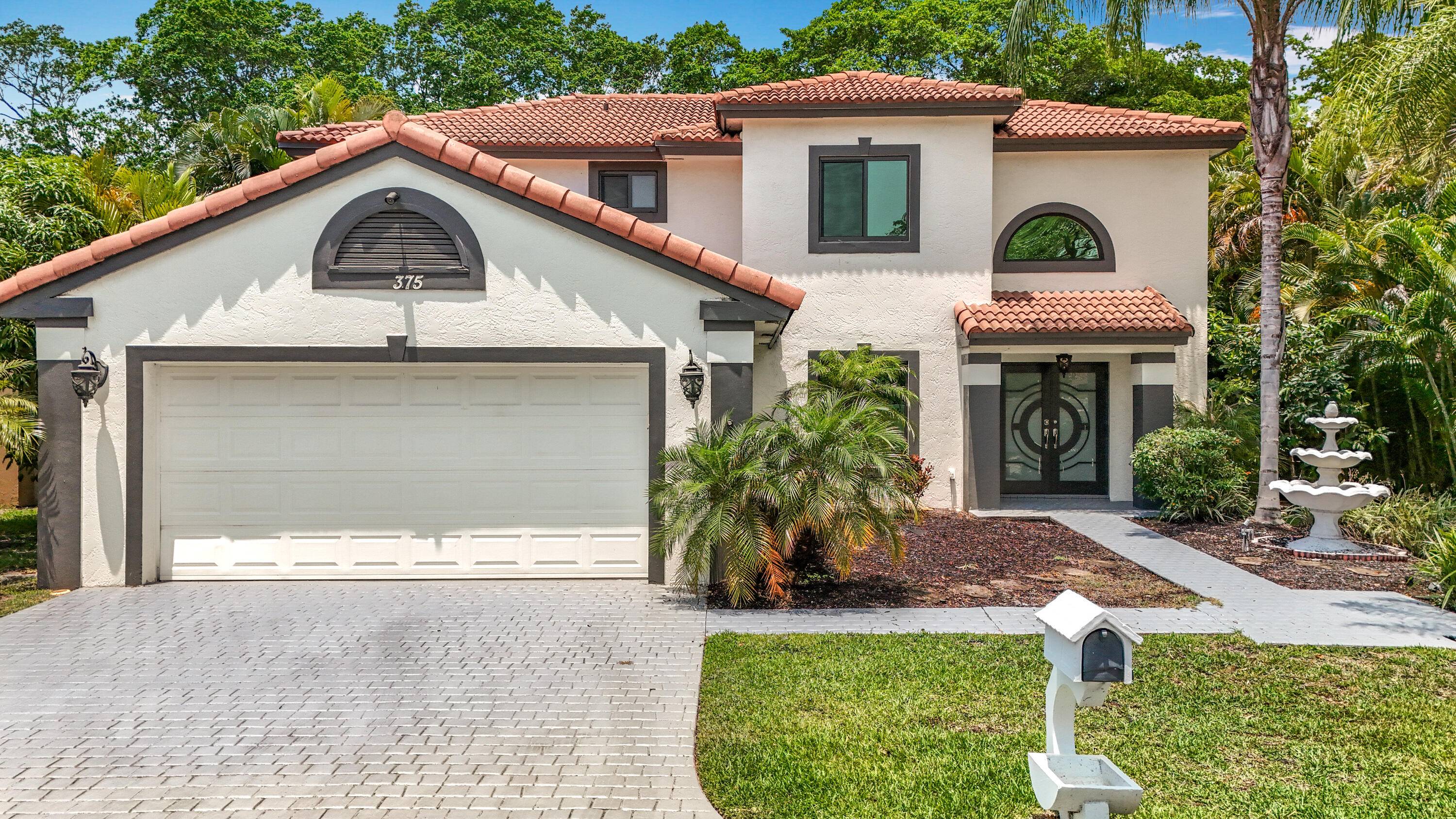 This beautifully maintained 4 bedroom, 2 bathroom single family home offers 2, 583 square feet of living space and was built in 1990.