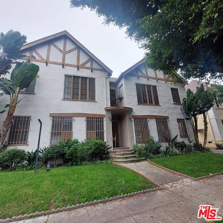 626 S Cloverdale Ave 8BR Hancock Park La