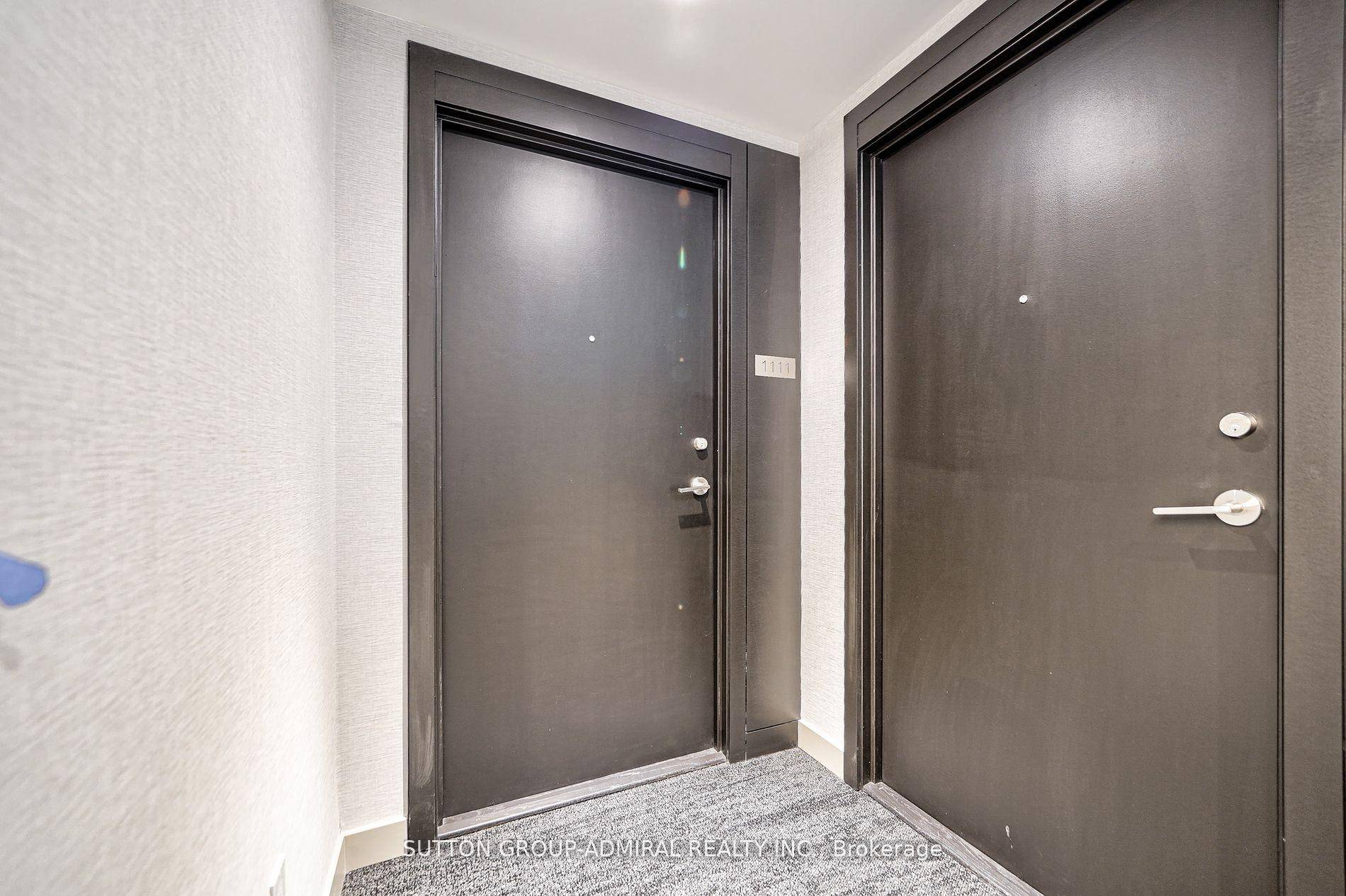 Stylish 2 Bed 2 Bath Residence !