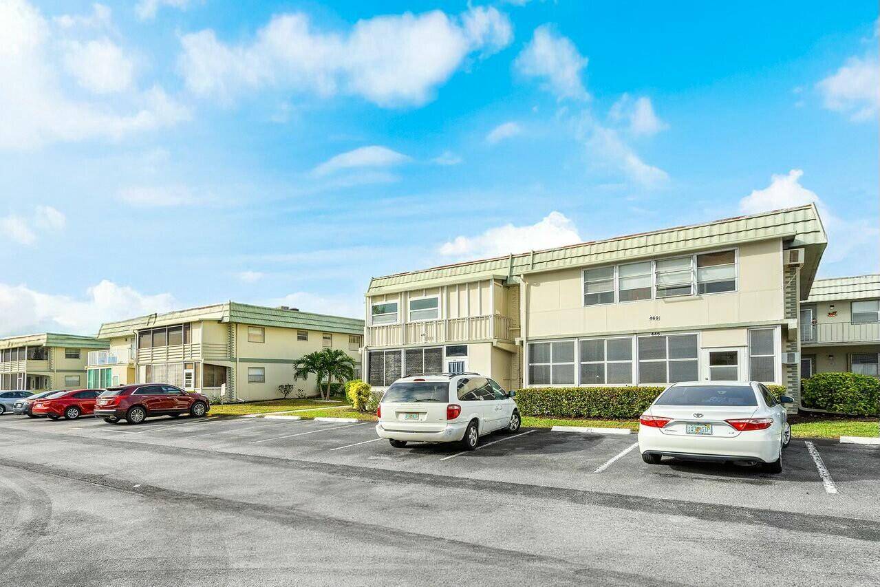 Welcome to the revitalized paradise of Kings Point, where this pristine 2 bedroom, 2 bath condo offers more than just a place to live it's a sanctuary you'll be proud ...
