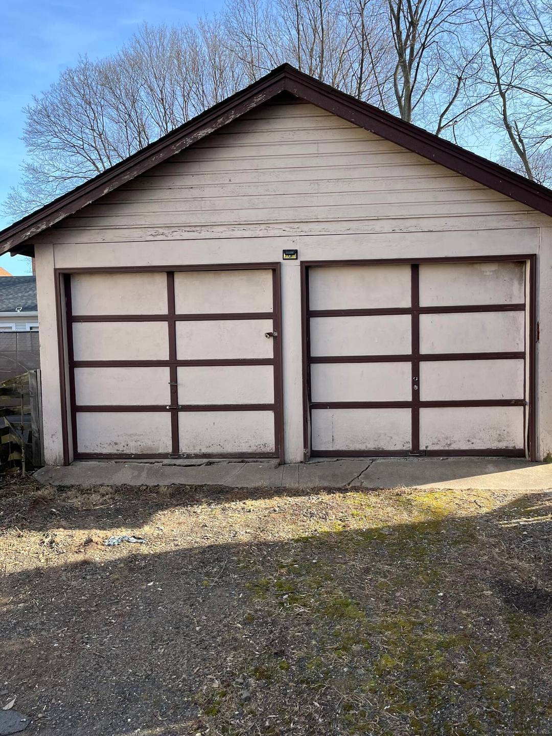 Great 5 family in desirable area of Meriden.