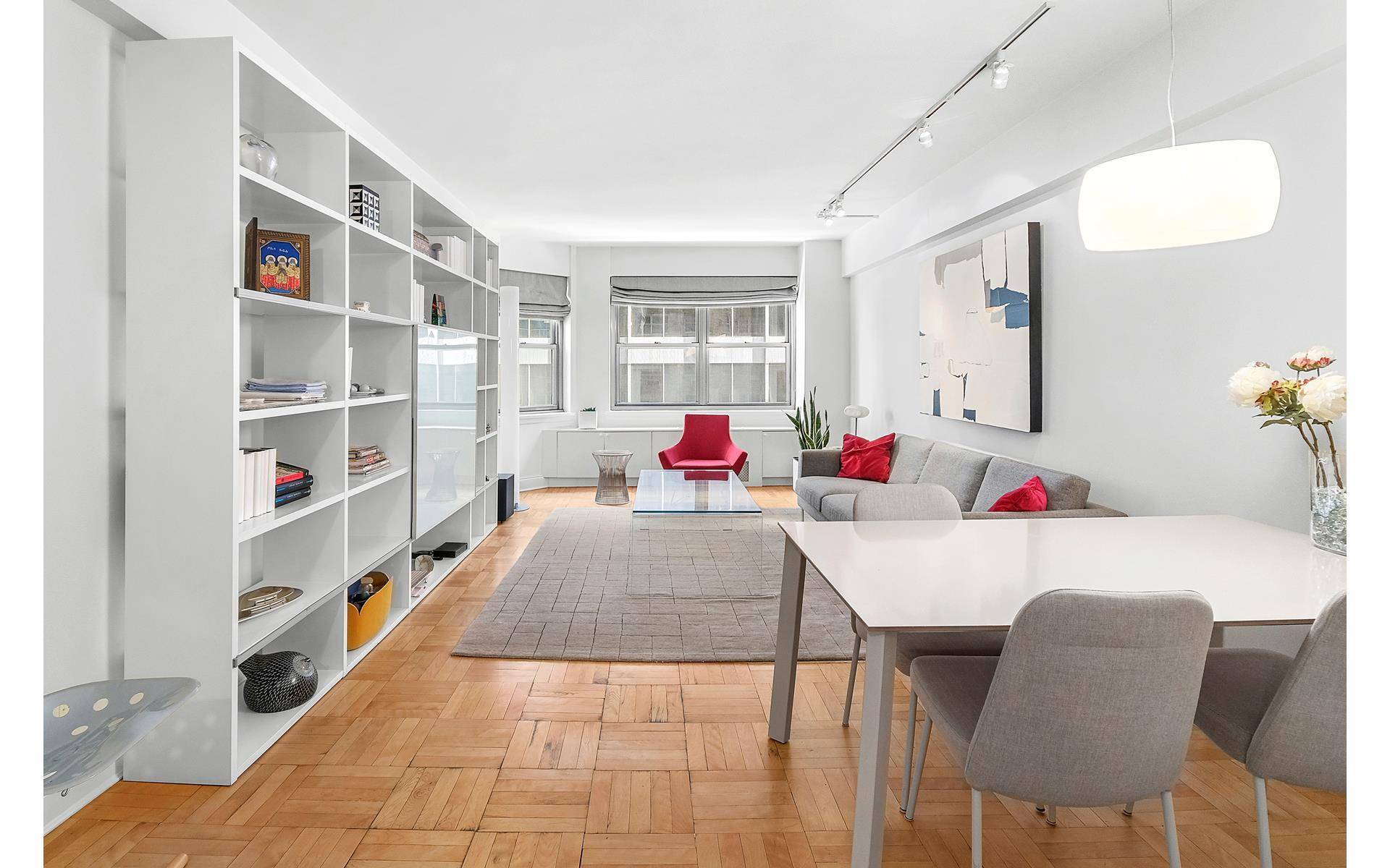 Midcentury Modern 1 bedroom Condo in MidtownLarge one bedroom located a few blocks from Grand Central Station, Bryant Park and New York Public Library.