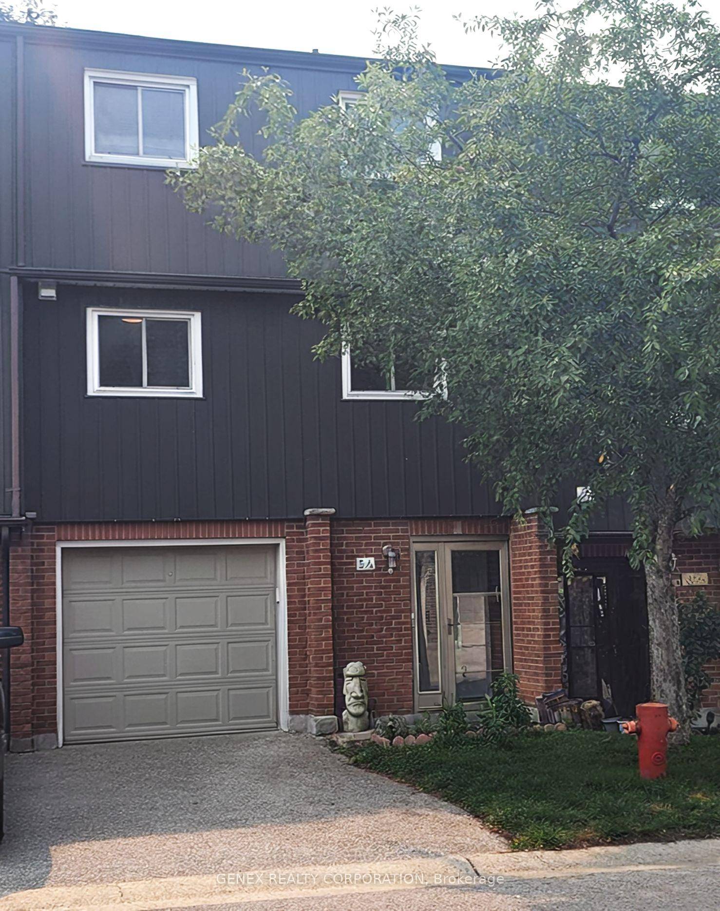 Bright and spacious 3 storey, 3 bedroom, 2 bath condo townhome perfect for first time buyers or small families !
