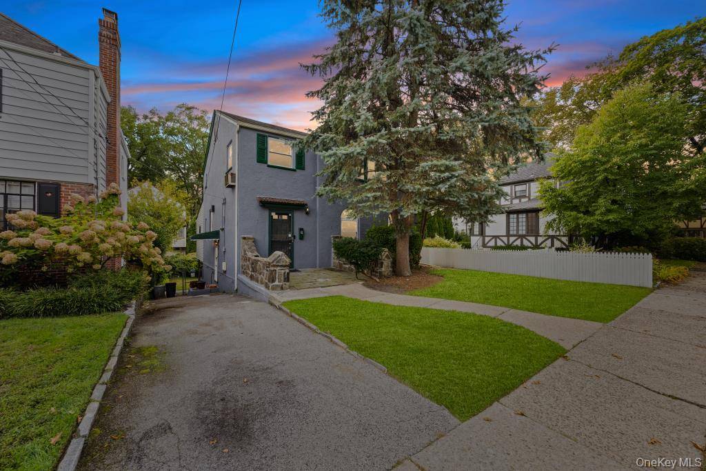 Discover 9 Fairway Street, a charming and well maintained 3 bedroom, 2.