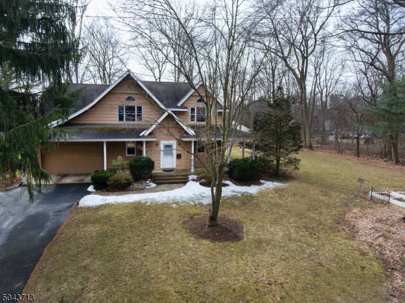 Located at the end of a quiet cul de sac and bordered by parkland, this private oasis offers an exceptionally unique rental opportunity.