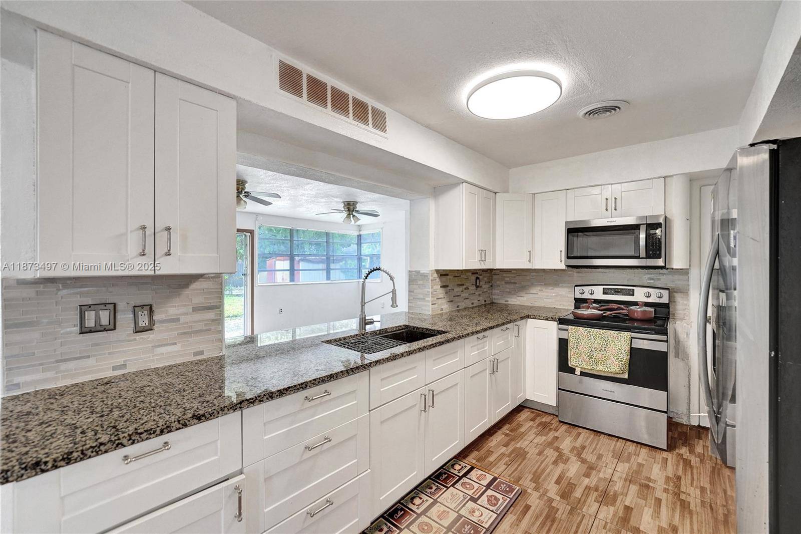 Priced to sell ! Hollywood Hills Home.