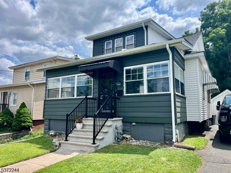 Welcome to this fully renovated 4 bedroom, 2.