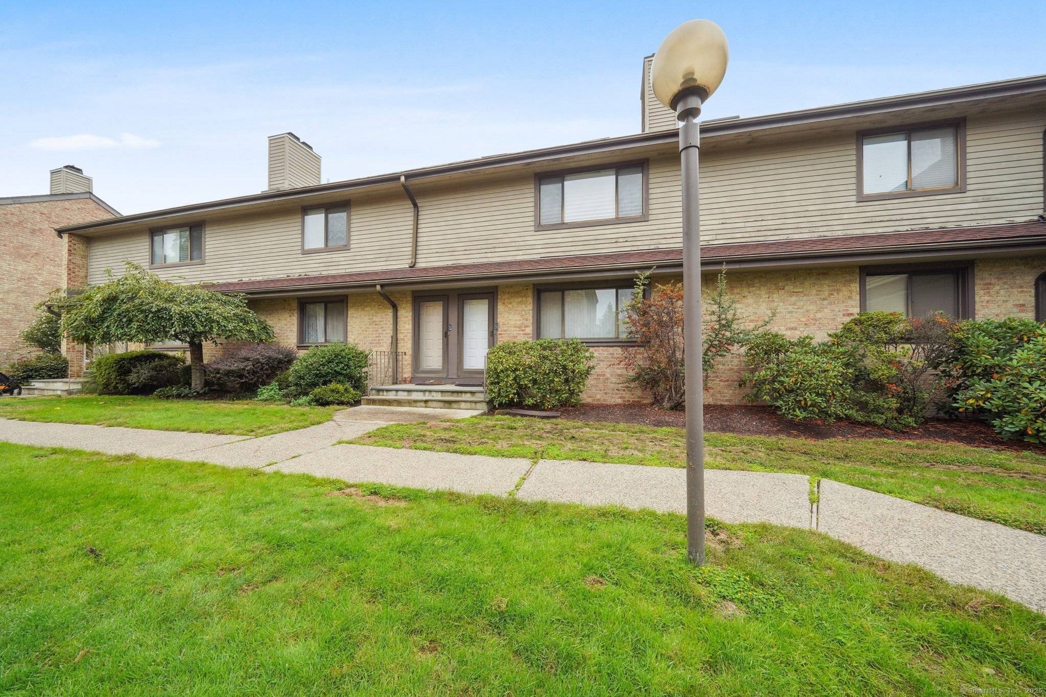 Welcome to Chesterfield, one of Stamford's most sought after gated communities.