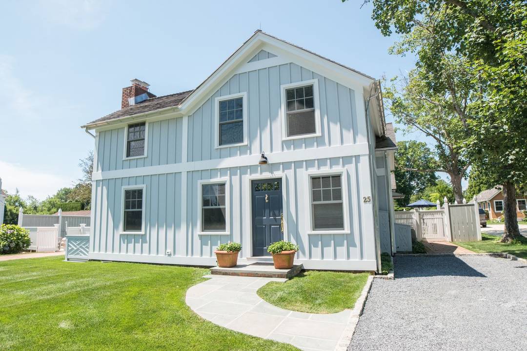 Rental Registration 18 1242 Gorgeous 3BR 3Bath in the heart of the Hamptons !