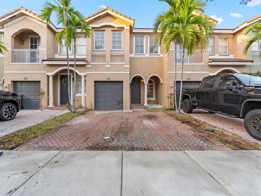 Beautiful, huge, 4 bedroom 2.