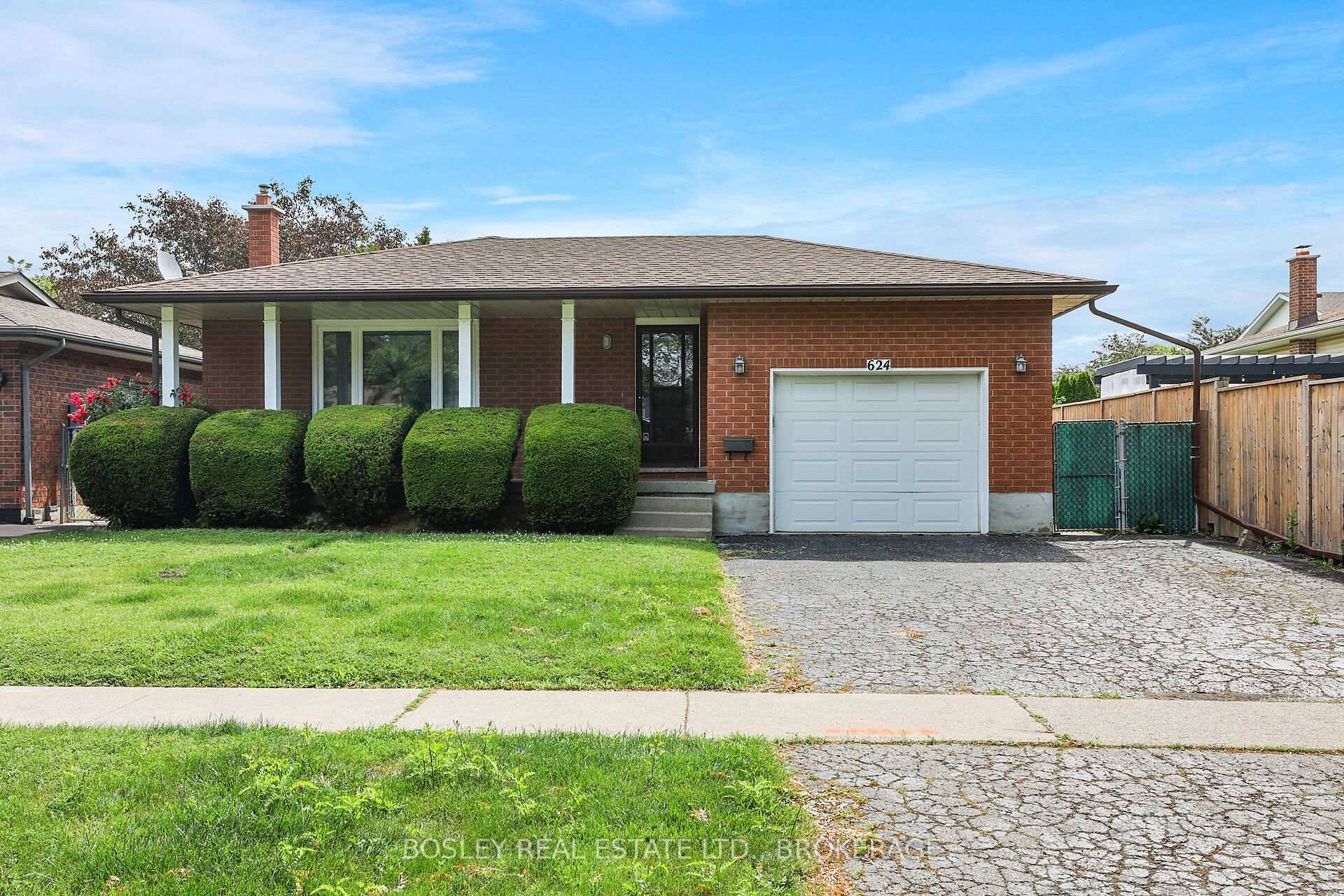 This tidy North end bungalow is central to excellent schools, public transit, amenities and a stone's throw from nature trails, bike paths and picturesque Port Dalhousie on the shores of ...