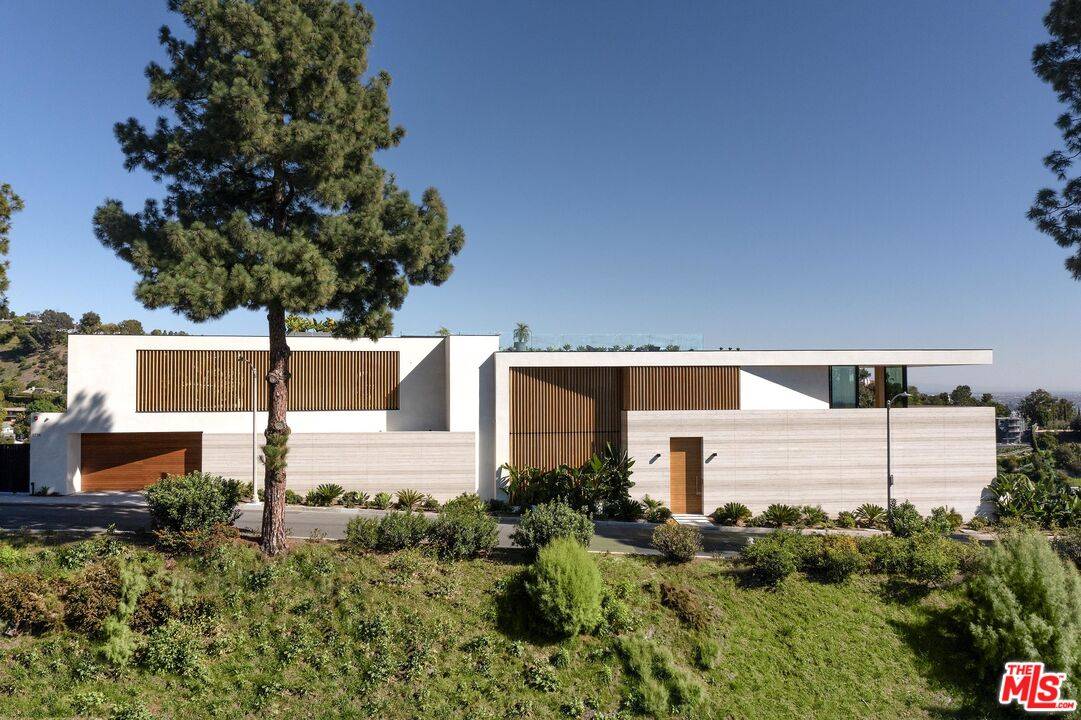 1274   Lago Vista Dr Beverly Hills LA