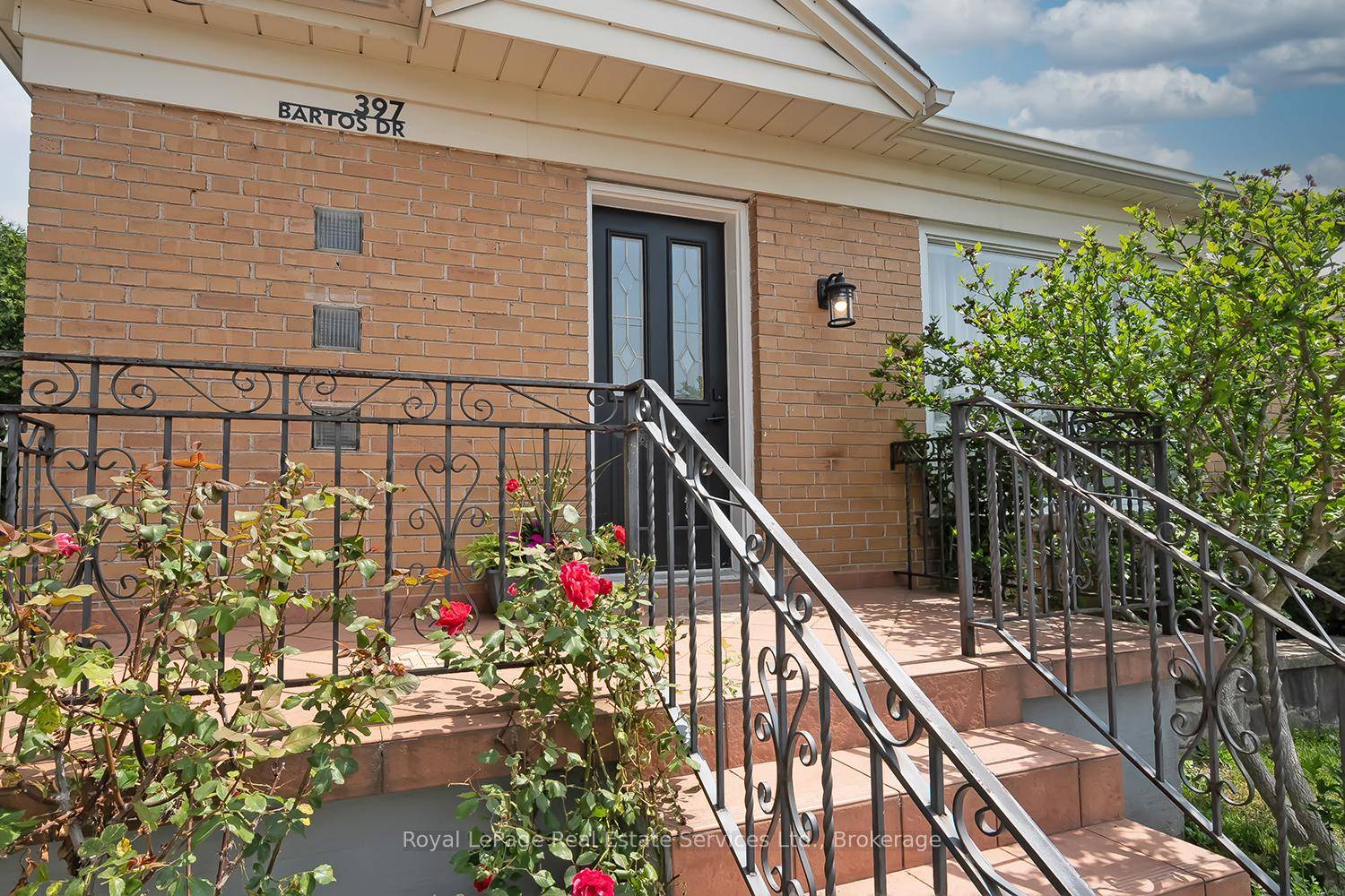 Opportunity Knocks ! Renovated Detached in the Heart of Trendy KERR VILLAGE !