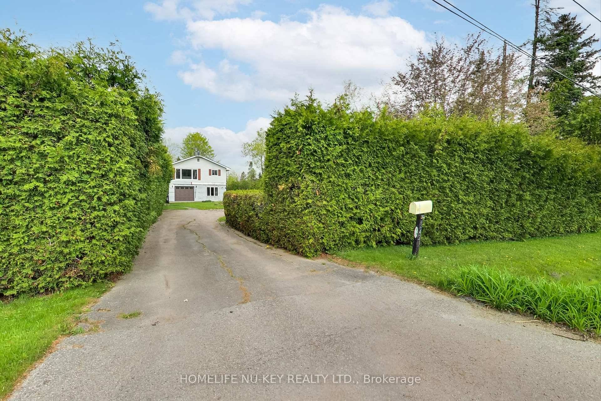 Are you looking for a large lot in the heart of Innisfil, a short walk to Lake Simcoe, and a home ready to add your own personal touch to ?
