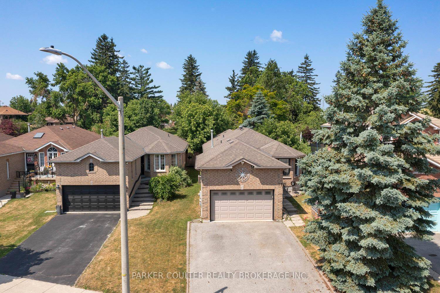 Beautifully renovated open concept bungalow in Barries sought after south end.