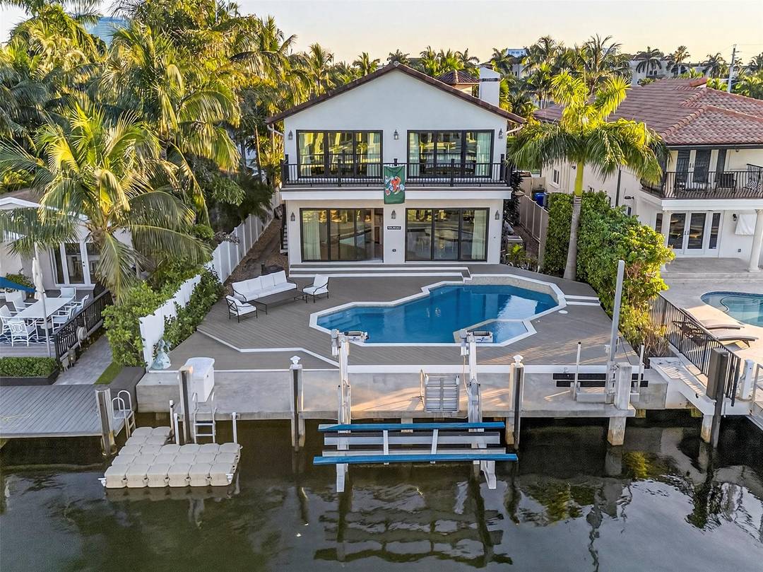 SEASONAL 6 MONTHS JULY JAN TURN KEY FURNISHED RIO VISTA WATERFRONT RENTAL !