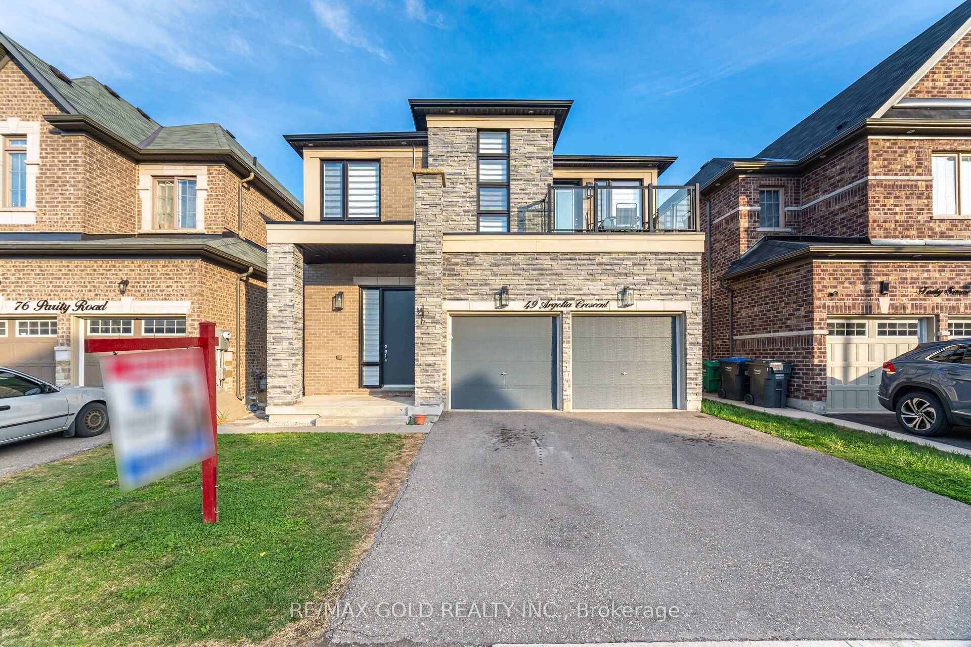Detached 4 2 Bedrooms and 4 Bathroom House With A LEGAL SECOND DWELLING.