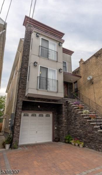 Spencer St Elizabeth City New Jersey Two-Story