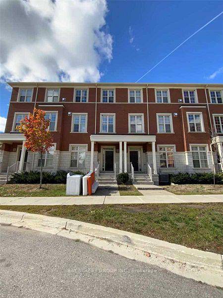 Spacious 3 Bedroom Townhome In Cathedral Town.