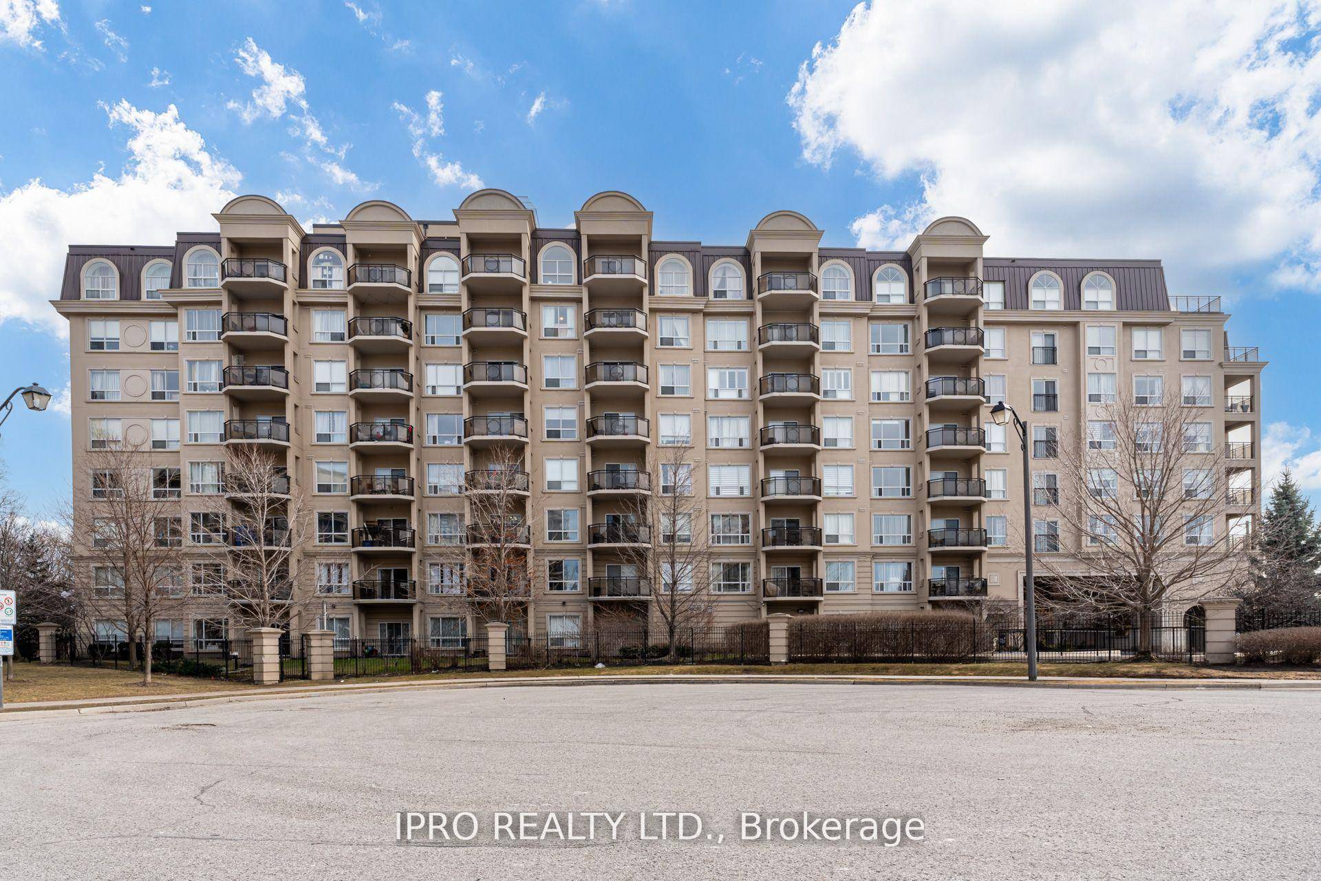 Say Hello To Your Next Happy Place A Bright And Welcoming 2 Bedroom, 2 Bathroom Penthouse That's Overflowing With Good Vibes And Natural Light.