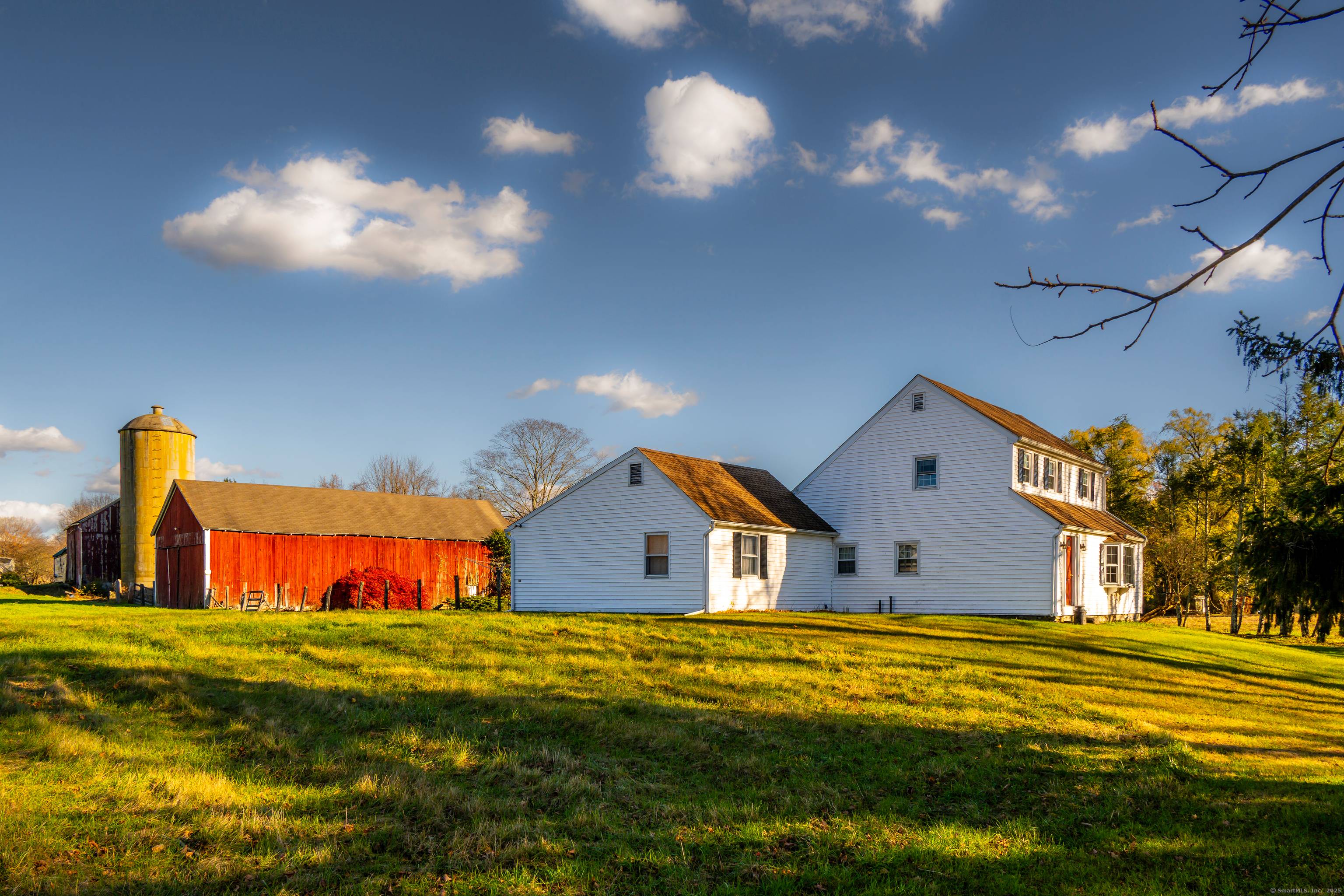 1790 Farm House, on 4. 32 acres in the MerryAll section of New Milford.