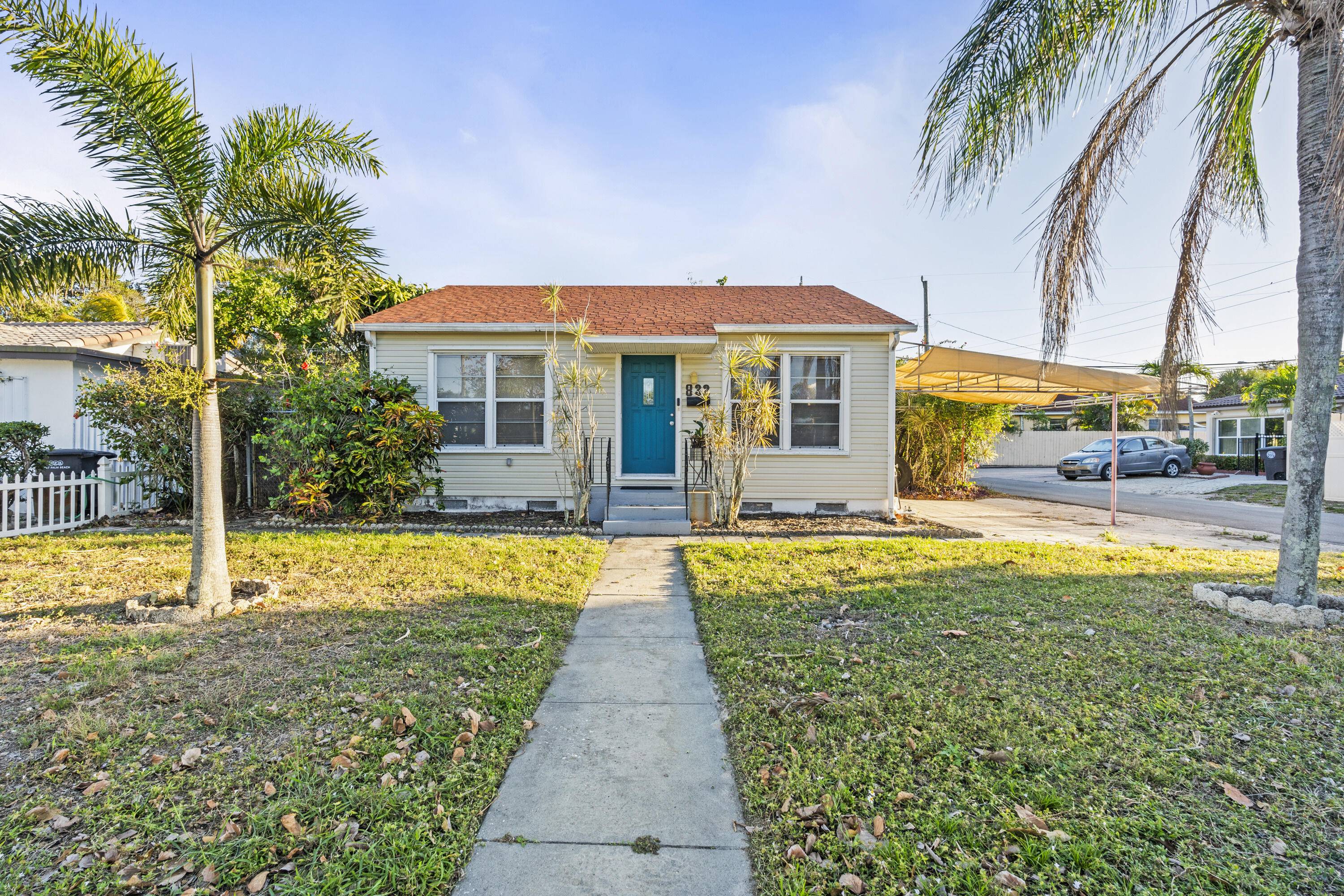 PRICE IMPROVED ! ! ! Charming Home in a Prime Location No HOA !