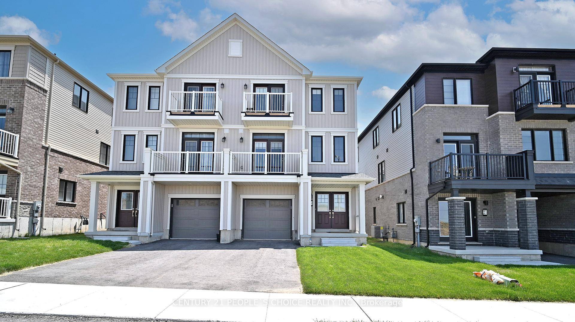 Gorgeous spacious beautiful Townhouse in the upcoming charming community of Haldimand.