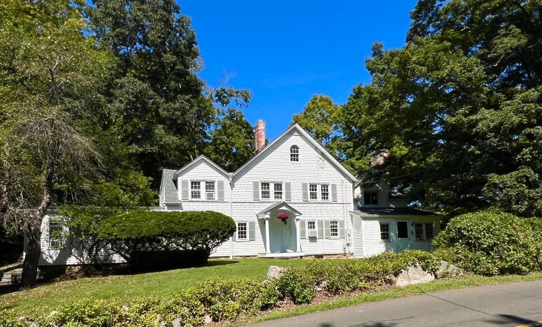 Warm, beautiful and Pet friendly !