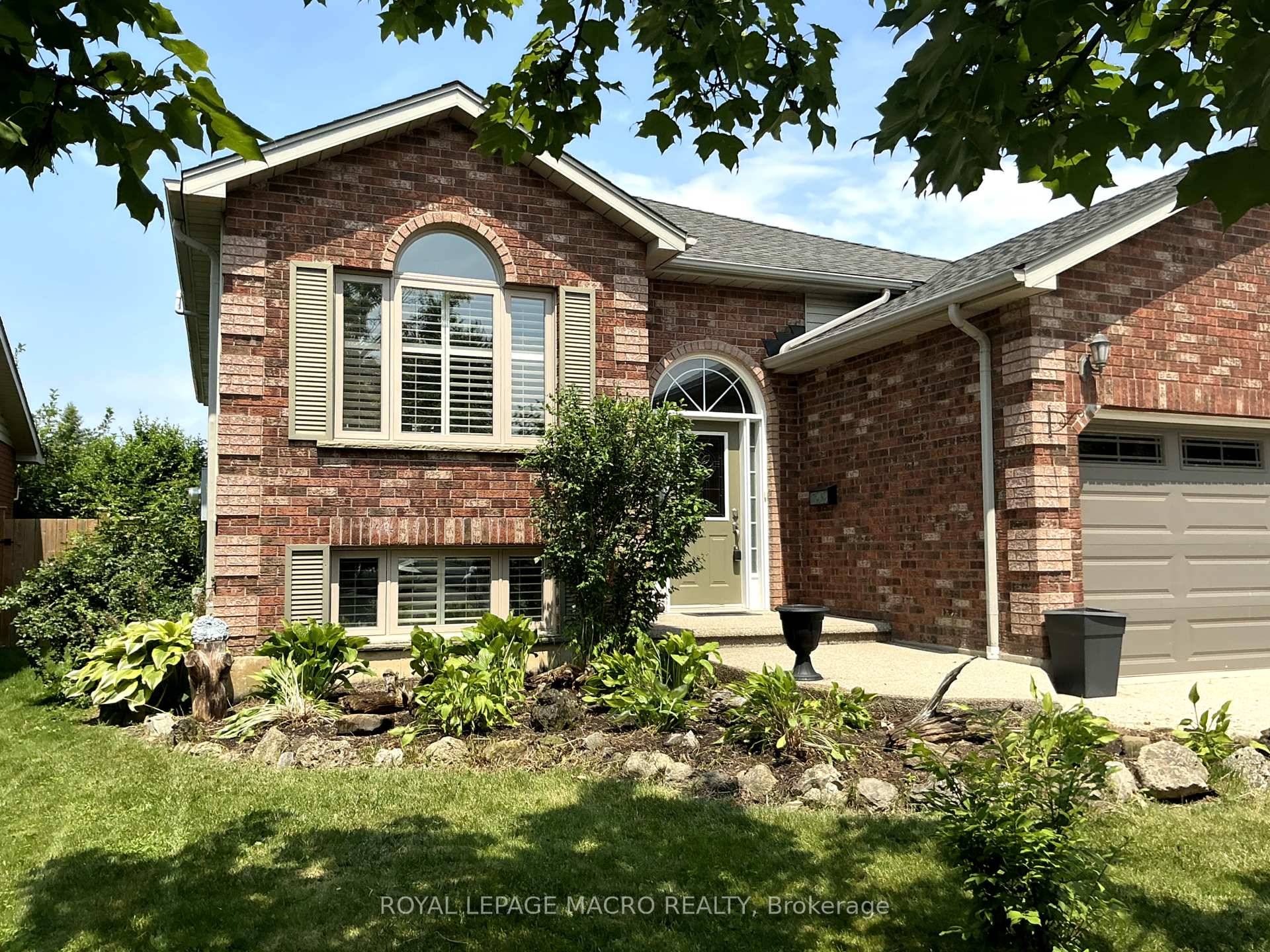 Welcome to 25 Hyslop Drive, a beautifully maintained raised ranch in the heart of family friendly Caledonia.