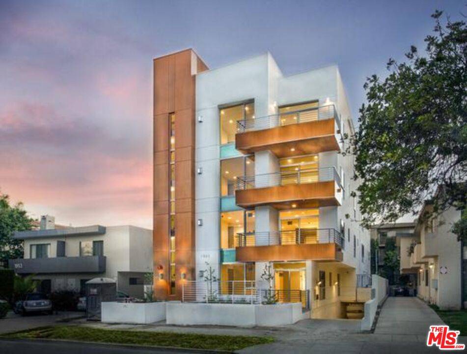 1945   Overland Ave 2BR Beverlywood La