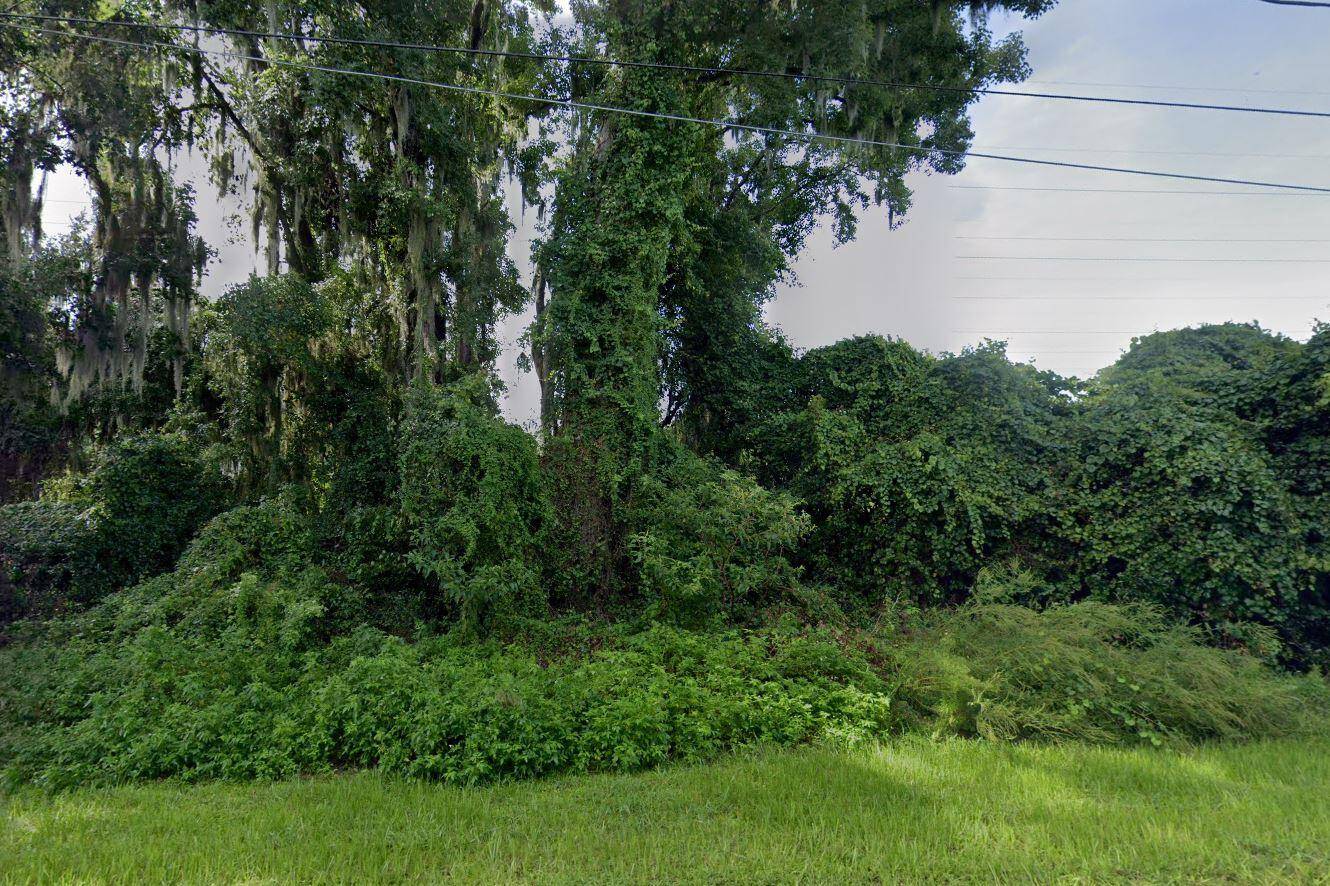 Rare Opportunity in DeBary !