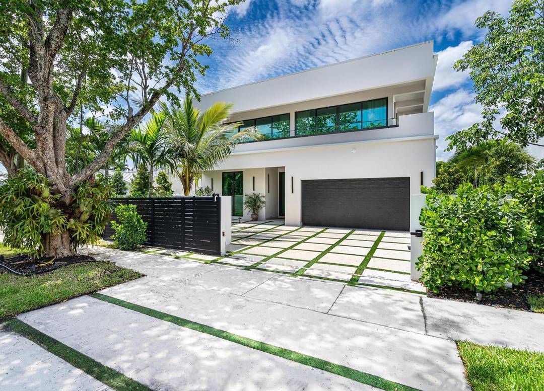 Victoria Park stunner, custom built in 2023 and privately gated.