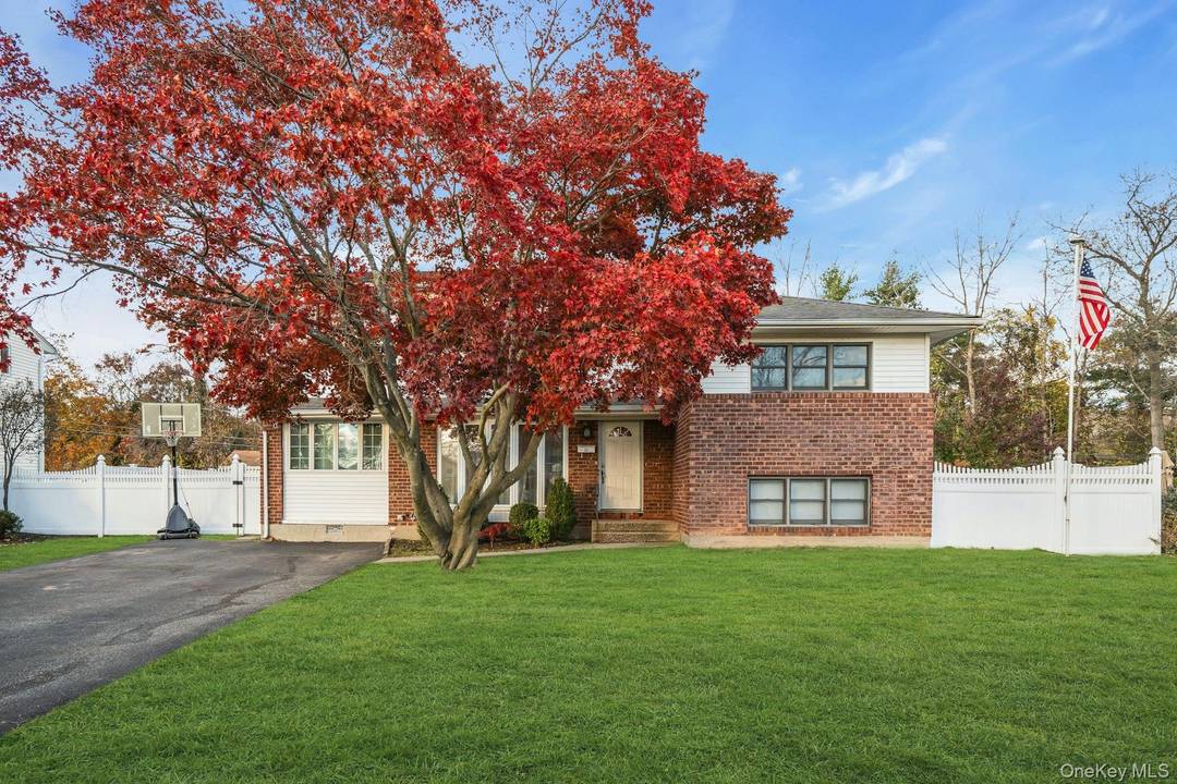 Welcome to 22 Schuyler Drive !